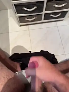 Deralboaus01 online show from September 2025 08:14:02 AM