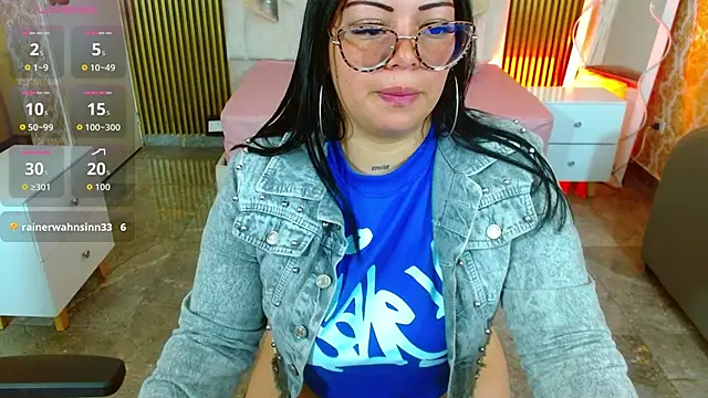 martinna tay online show from December 2025 03:22:02 AM