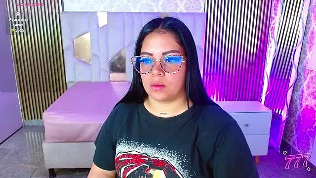Snapshot of martinna_tay chatting on July 2026 03:28:01 AM martinna tay online show from July 2026 03:28:01 AM