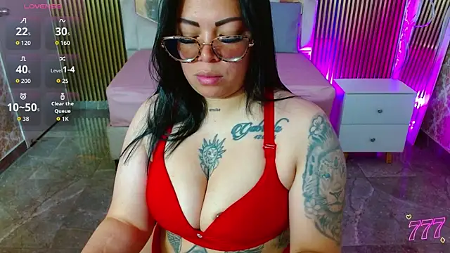 Snapshot of martinna_tay chatting on July 2026 04:19:01 AM martinna tay online show from July 2026 04:19:01 AM