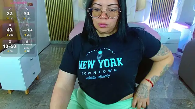 martinna tay online show from November 2025 03:27:02 AM