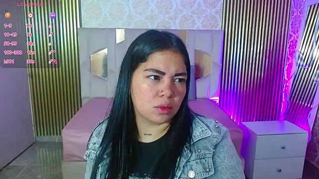 Snapshot of martinna_tay chatting on June 2026 03:12:02 AM martinna tay online show from June 2026 03:12:02 AM