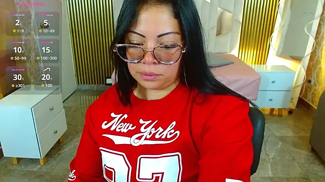 martinna tay online show from December 2025 03:18:02 AM