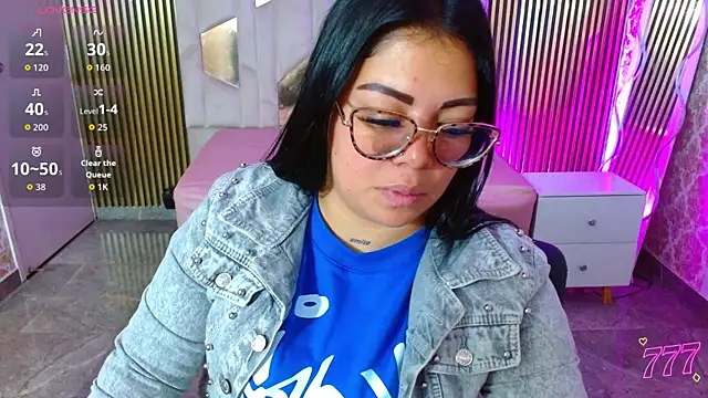 Snapshot of martinna_tay chatting on July 2026 03:19:02 AM martinna tay online show from July 2026 03:19:02 AM