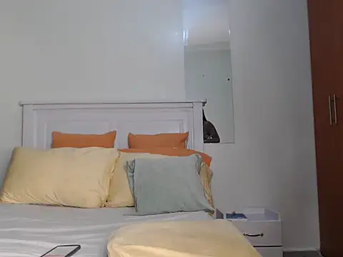 Snapshot of sweetice_02 chatting on November 2025 01:32:02 AM sweetice 02 online show from November 2025 01:32:02 AM