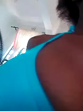 LOVELY-2BERRY online show from April 2026 09:00:02 AM