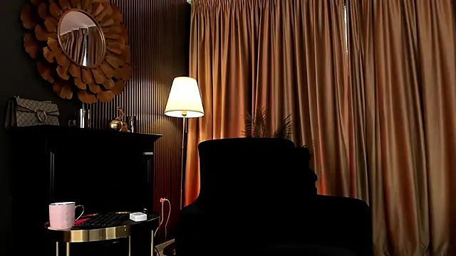 Snapshot of LovingBlondie chatting on June 2026 05:12:01 AM LovingBlondie online show from June 2026 05:12:01 AM