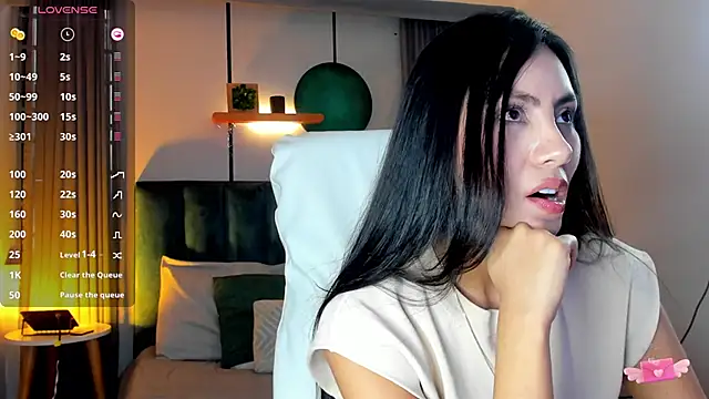 Snapshot of nichole_bree_ chatting on February 2025 03:33:01 PM nichole bree  online show from February 2025 03:33:01 PM