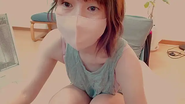 CherryMomo online show from April 2026 12:09:02 AM