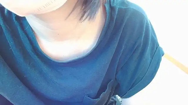 CherryMomo online show from November 2025 12:20:01 AM