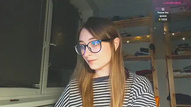 monlight  dana online show from November 2025 06:03:01 PM