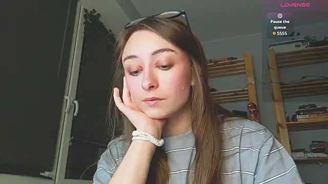 monlight  dana online show from December 2025 09:04:02 PM