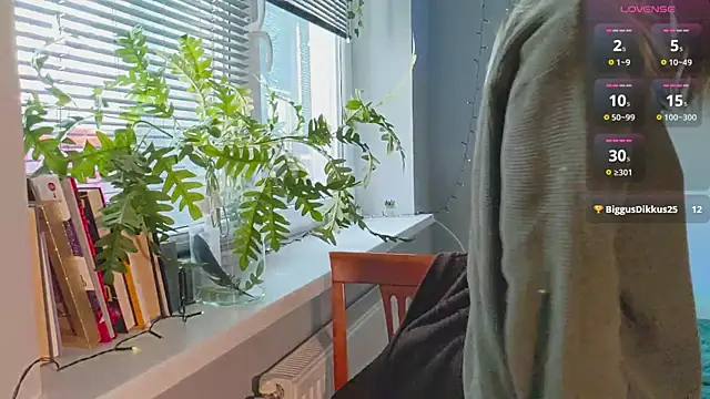 Snapshot of monlight__dana chatting on January 2025 01:17:01 PM monlight dana online show from January 2025 01:17:01 PM