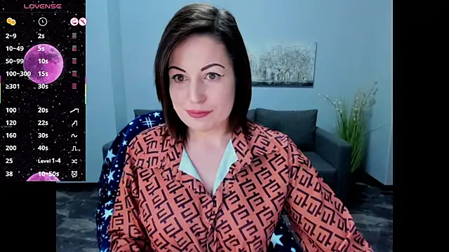 Emily Midlton online show from March 2025 02:04:01 PM