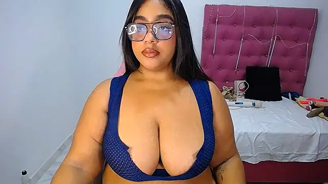 Snapshot of Mady_Kolemam chatting on July 2026 01:52:01 AM Mady Kolemam online show from July 2026 01:52:01 AM