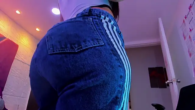 Charlotte Ice1 online show from March 2025 04:06:02 PM