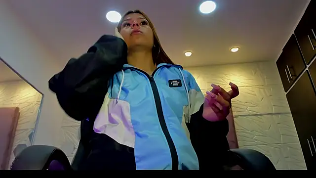 Charlotte Ice1 online show from September 2025 03:18:02 PM