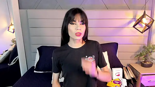 Snapshot of LadyLuminary chatting on November 2025 07:40:01 PM LadyLuminary online show from November 2025 07:40:01 PM