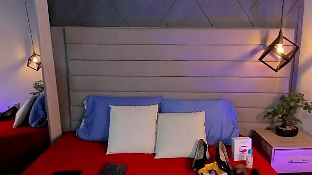 Snapshot of LadyLuminary chatting on November 2025 07:29:02 PM LadyLuminary online show from November 2025 07:29:02 PM