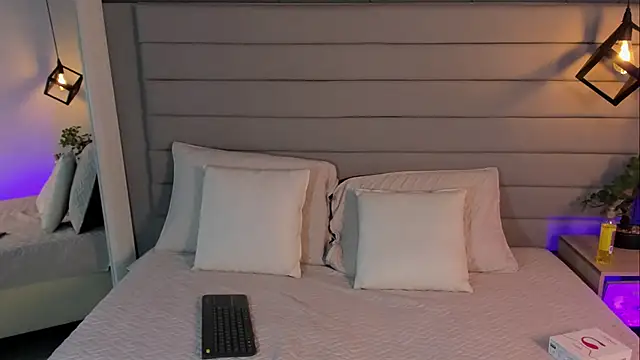 Snapshot of LadyLuminary chatting on November 2025 07:58:01 PM LadyLuminary online show from November 2025 07:58:01 PM