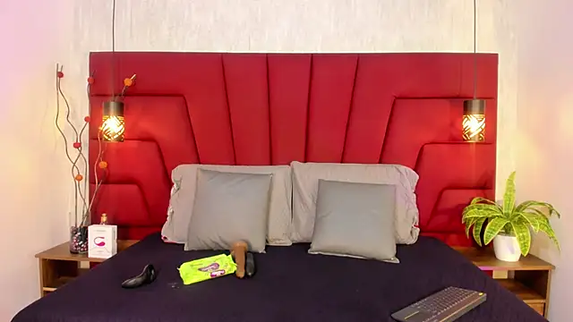 Snapshot of LadyLuminary chatting on December 2025 08:19:01 PM LadyLuminary online show from December 2025 08:19:01 PM