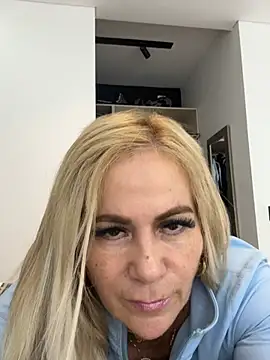 Snapshot of LARIANA_RIVERA23 chatting on July 2026 03:53:01 AM LARIANA RIVERA23 online show from July 2026 03:53:01 AM
