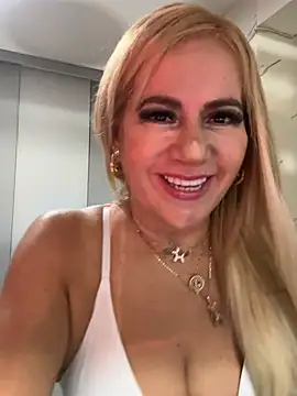 Snapshot of LARIANA_RIVERA23 chatting on June 2026 08:47:02 AM LARIANA RIVERA23 online show from June 2026 08:47:02 AM