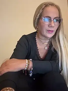 Snapshot of LARIANA_RIVERA23 chatting on July 2026 08:13:01 AM LARIANA RIVERA23 online show from July 2026 08:13:01 AM