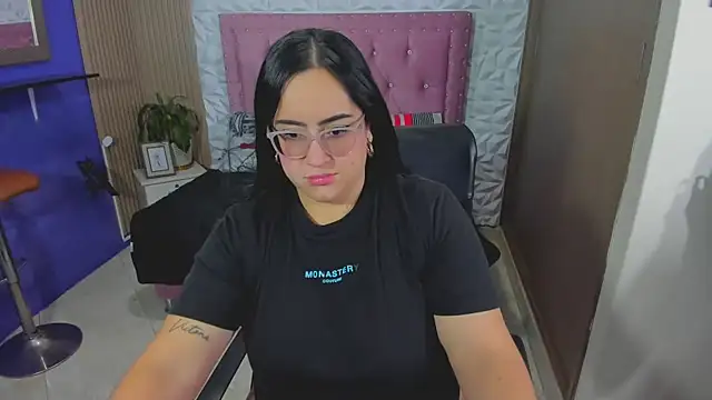 Sofiia davis23 online show from October 2025 01:48:02 PM