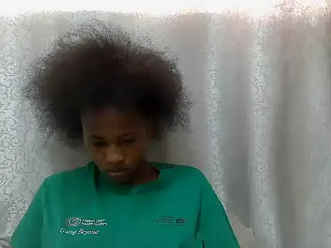 Snapshot of tinabestdoll chatting on November 2025 12:43:02 PM tinabestdoll online show from November 2025 12:43:02 PM