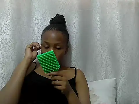 Snapshot of tinabestdoll chatting on November 2025 10:37:02 AM tinabestdoll online show from November 2025 10:37:02 AM