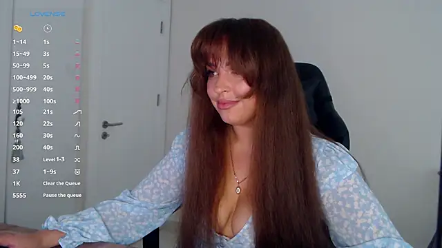  Just a queen 3 online show from April 2026 06:02:01 PM