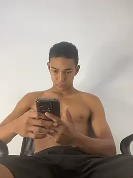 Demiansteven2 online show from February 2026 03:29:02 PM