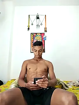 Demiansteven2 online show from December 2025 05:39:02 PM