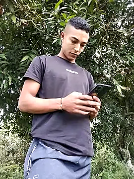 Demiansteven2 online show from November 2025 04:44:02 PM