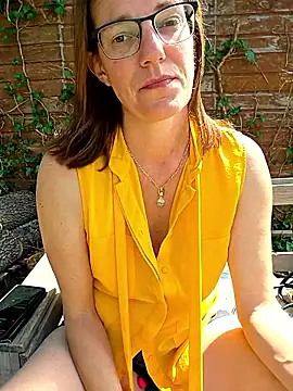 SpiceLea online show from April 2026 12:56:01 PM