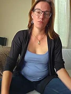 SpiceLea online show from May 2026 12:13:02 PM