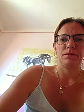 SpiceLea online show from June 2026 04:01:01 PM