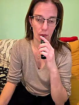 Snapshot of SpiceLea chatting on November 2025 02:09:02 PM SpiceLea online show from November 2025 02:09:02 PM