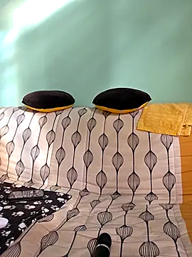 Snapshot of SpiceLea chatting on December 2025 01:43:02 PM SpiceLea online show from December 2025 01:43:02 PM