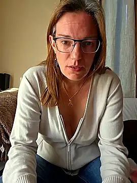 SpiceLea online show from April 2026 08:05:01 AM