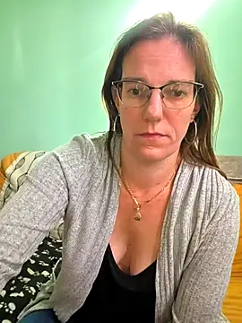 Snapshot of SpiceLea chatting on November 2025 02:22:02 PM SpiceLea online show from November 2025 02:22:02 PM