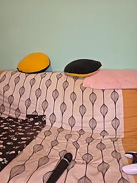 Snapshot of SpiceLea chatting on December 2025 02:44:02 PM SpiceLea online show from December 2025 02:44:02 PM