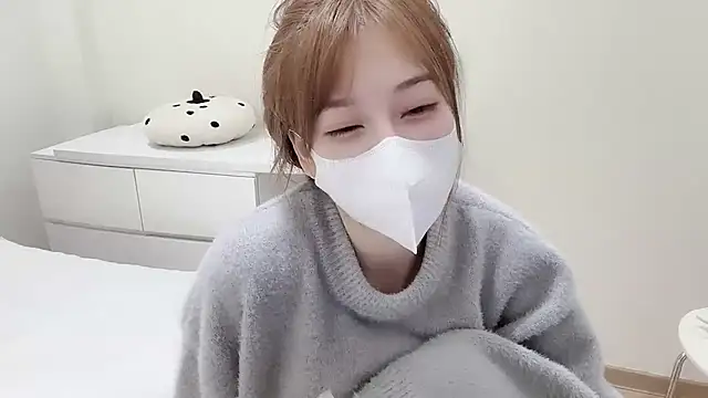 Yuuuuuly online show from December 2025 08:04:02 PM