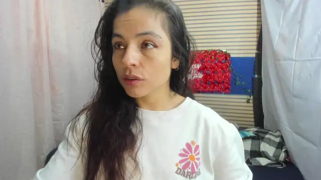 Snapshot of rosse_2504 chatting on June 2026 12:37:02 PM rosse 2504 online show from June 2026 12:37:02 PM