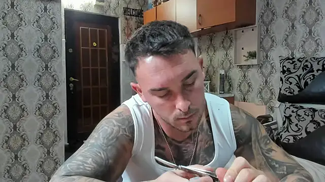 Snapshot of Jonmusclemaster chatting on October 2025 07:36:01 PM Jonmusclemaster online show from October 2025 07:36:01 PM