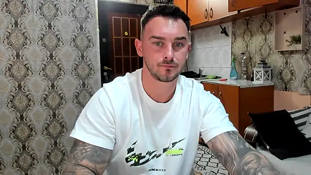 Snapshot of Jonmusclemaster chatting on November 2025 10:26:02 PM Jonmusclemaster online show from November 2025 10:26:02 PM