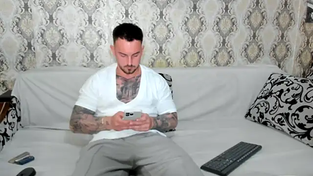 Jonmusclemaster online show from April 2026 07:51:01 PM