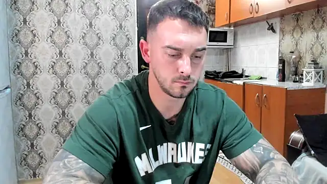 Snapshot of Jonmusclemaster chatting on November 2025 09:40:01 PM Jonmusclemaster online show from November 2025 09:40:01 PM