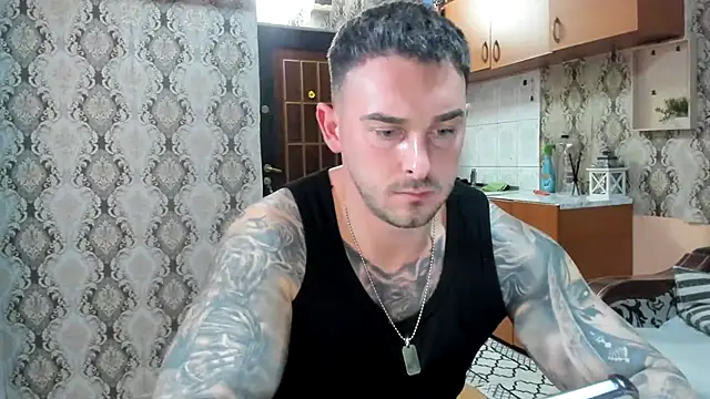 Snapshot of Jonmusclemaster chatting on November 2025 09:15:01 PM Jonmusclemaster online show from November 2025 09:15:01 PM